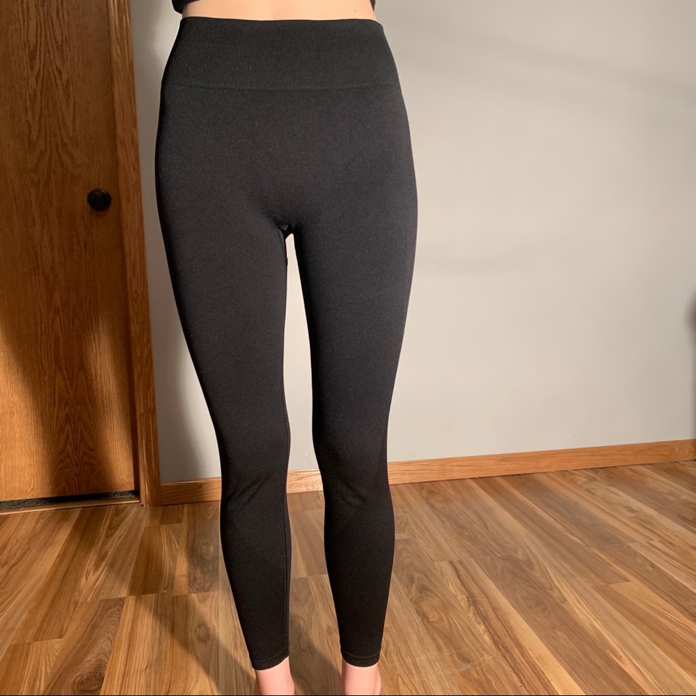 Victoria Secret Pink Leggings - Size Medium - NWOT